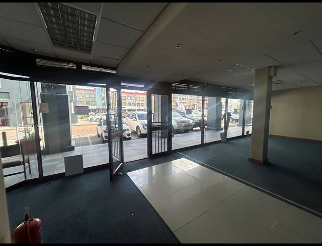 182M² BUILDING TO LET IN TYGER VALLEY
